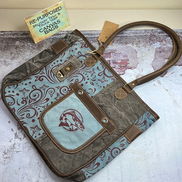 Clea Ray Handbags - 🆕Clea Ray Re-Purposed Canvas Shoulder Tote Bag Salmon Nature Graphic Design